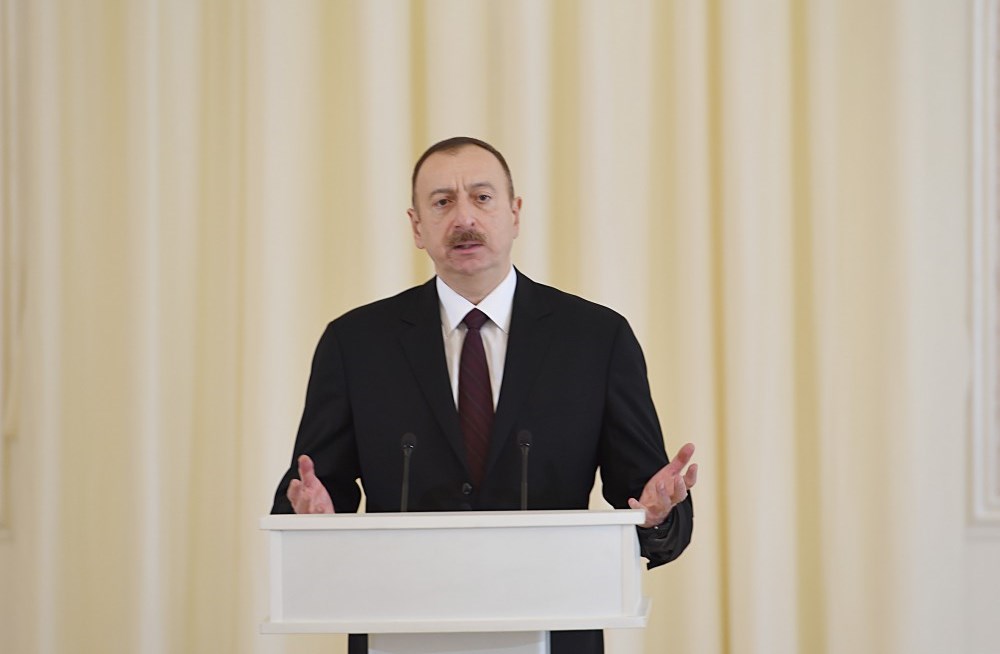 Azərbaycan Prezidenti İlham Əliyev Respublika Günü münasibətilə rəsmi qəbulda iştirak edib Azərbaycan Prezidenti İlham Əliyev Respublika Günü münasibətilə rəsmi qəbulda iştirak edib