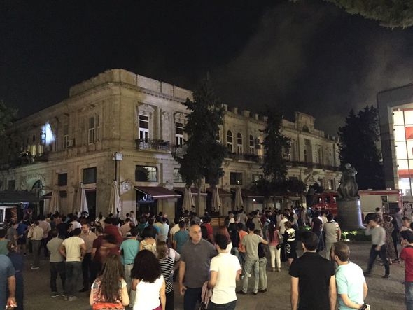 Сильный пожар на Торговой удалось потушить (Обновлено/Фото)