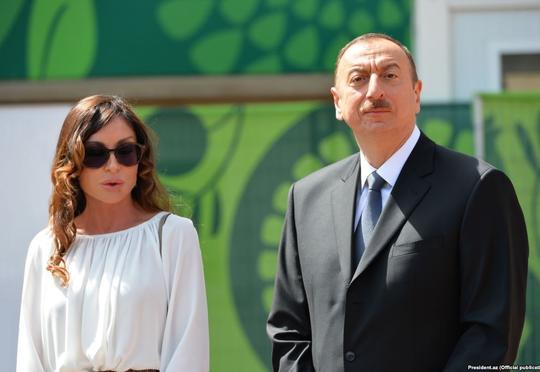 İlham Əliyev və birinci vitse-prezident forumda iştirak edir İlham Əliyev və birinci vitse-prezident forumda iştirak edir