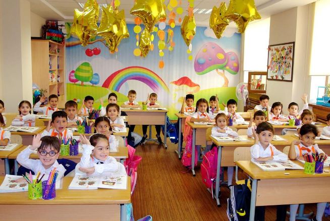 Sabahdan etibarən I sinfə qəbul başlayır: Valideynlərin DİQQƏTİNƏ