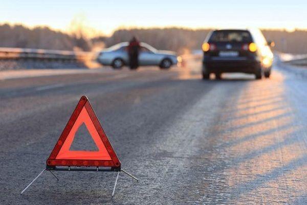 Azərbaycanda məmur yol qəzasında öldü