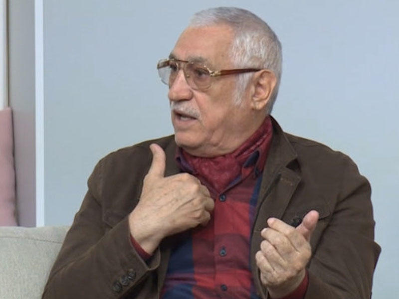 Prezident tanınmış kinorejissora ev bağışladı