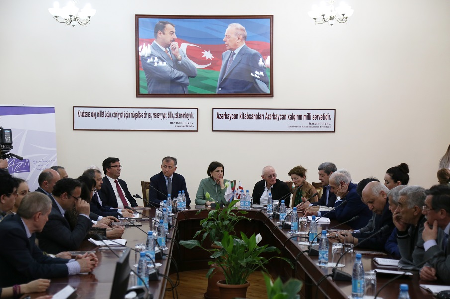 Tanınmış gürcü şairi Bağater Arabulinin kitabı Azərbaycanda təqdim edildi