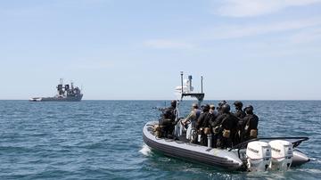 NATO Trampın tələblərindən sonra Hörmüz boğazının açılmasına səy göstərir