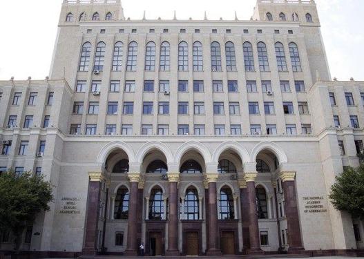 AMEA onu "professor" titulundan məhrum etdi