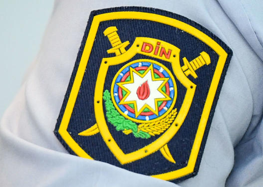 Polisin üstünə bıçaq çəkdi, maşından 10 kilo narkotik çıxdı, atəşlə məhv edildi