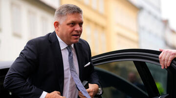 Slovakiya Baş nazirinin əməliyyatı uğurlu keçib, vəziyyəti stabildir