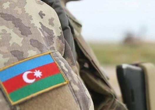 Azərbaycan Prezidenti şəhid hərbçiləri təltif edib