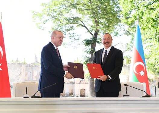 Ərdoğan İlham Əliyevə zəng etdi: Naxçıvana dron hücumu müzakirə olundu