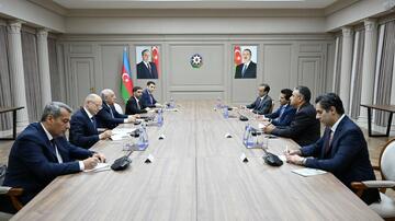 Əli Əsədov Pakistanın neft naziri ilə görüşüb