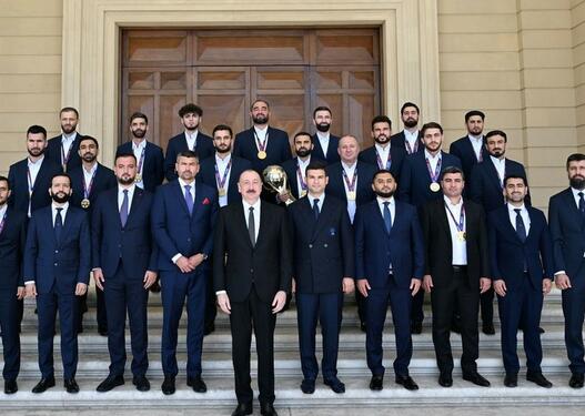 İlham Əliyev minifutbol üzrə dünya çempionatının qalibi olan Azərbaycan milli komandasının üzvlərini qəbul edib