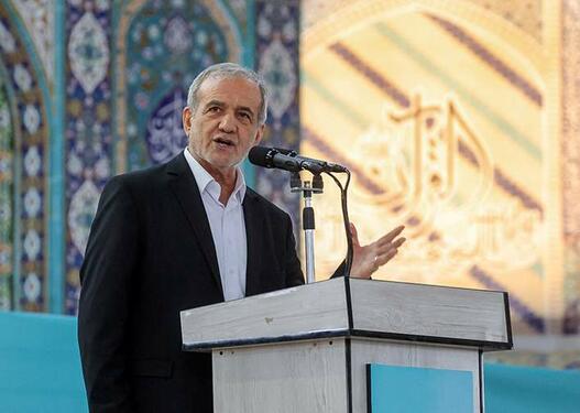 Pezeşkianın sözünü kəsdilər, ana dilində danışdı: