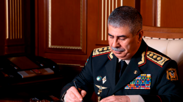 Azərbaycan müdafiə naziri Pakistana başsağlığı verib