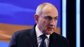 Nikol metroda qeyzləndi: Bəs niyə Qarabağda qalmadınız?