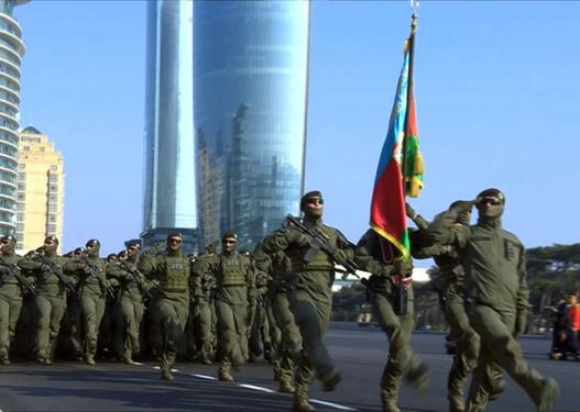 Hərbi paradda DTX-nin xüsusi təyinatlılarından ibarət heyət də keçid edib