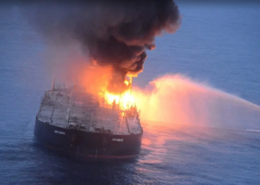 Qara dənizdə ard-arda iki tanker alovlandı: