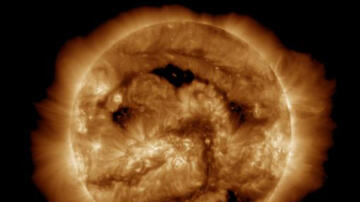 Günəşdə güclü partlayış baş verib