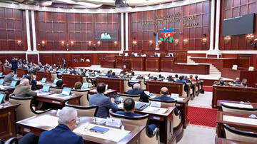 Milli Məclisin iclası başlayıb