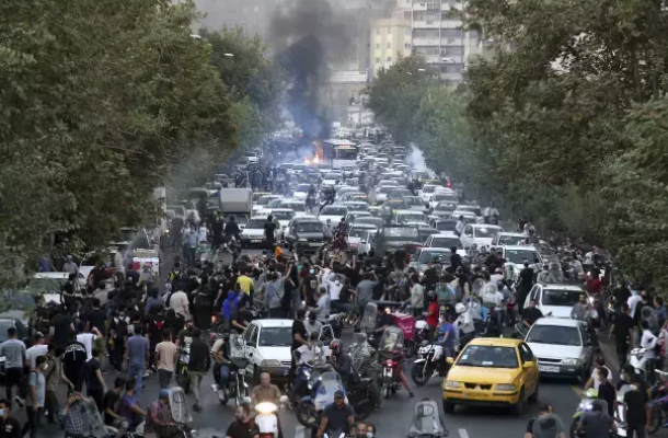 İranda etirazlar səngimir: Ölənlərin sayı 29-a çatdı