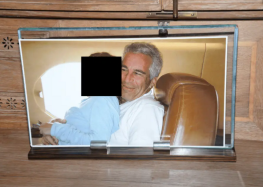 Epşteyn yeniyetmədən inkubator kimi istifadə edib, doğulan körpəni oğurladıb