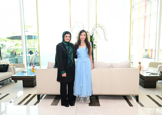 Leyla Əliyeva Əbu-Dabidə əfqanıstanlı qadın hüquqları fəalı və tədqiqatçısı Zarqa Yaftalı ilə görüşüb