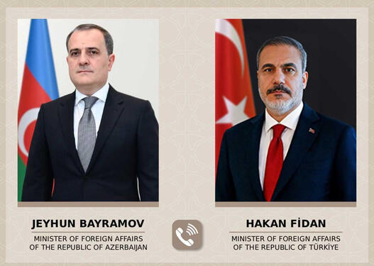 Ceyhun Bayramov Hakan Fidanla ikitərəfli və regional məsələləri müzakirə edib
