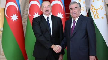 Emoməli Rəhmon Prezident İlham Əliyevi təbrik edib