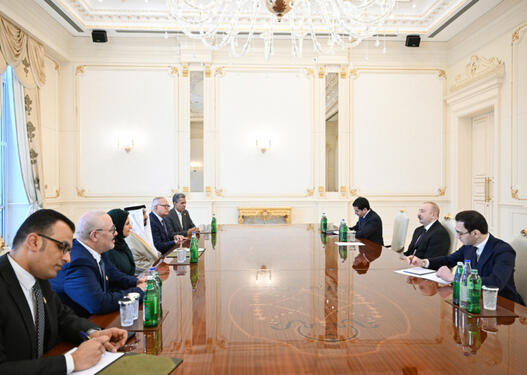 Dövlət başçısı Ərəb Parlamentinin prezidentini qəbul edib