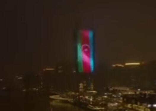 Belqraddakı binalardan biri Azərbaycan bayrağının rəngləri ilə işıqlandırıldı