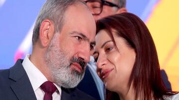 Anna ayrıldı, Nikol evləndi