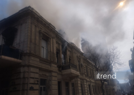 Səbaildə yaşayış binasında baş verən yanğın genişlənib - FOTO/VİDEO