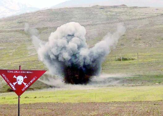 ANAMA əməkdaşı Xocalının Muxtar kəndində minaya düşdü