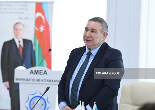 Rəşad Məcid AMEA ilə mətbuatın əlaqələrini daha sıxlaşdırmağı təklif edib