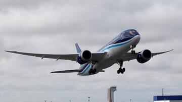 Təl-Əvivə uçan təyyarə Bakıya geri qayıdıb