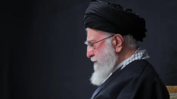 50 qırıcısı Tehranda Xameneinin yeraltı bunkerinə zərbə endirdi