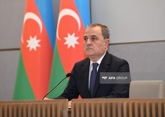 Ceyhun Bayramov Ər-Riyada yola düşüb