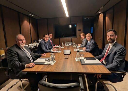 Hikmət Hacıyev Türkiyə Prezidentinin baş müşaviri Akif Çağatay Kılıçla görüşüb