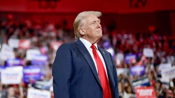 Hava limanına Donald Trampın adı verildi