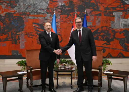 Aleksandar Vuçiç İlham Əliyevə zəng edib