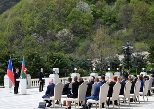 İlham Əliyev və Çexiyanın Baş naziri Andrey Babiş mətbuata bəyanatlarla çıxış edirlər