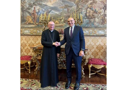 Elçin Əmirbəyov Vatikanın Dövlət katibi ilə Cənubi Qafqazda sülhü müzakirə edib