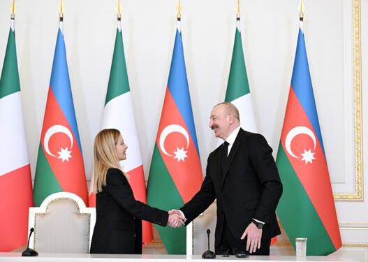 Meloninin Azərbaycana səfəri başa çatıb
