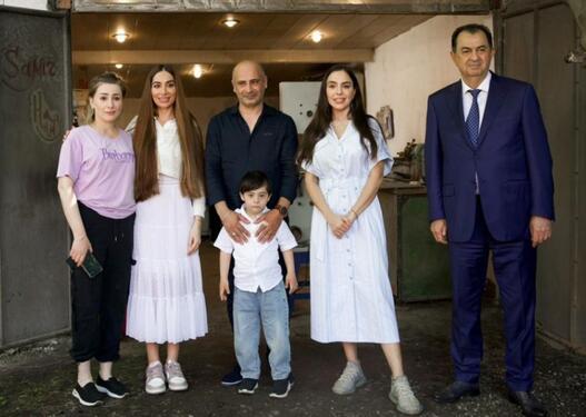 Leyla Əliyeva və Arzu Əliyeva Lənkəranda yerli sənətkarın yaradıcılığı ilə tanış olublar