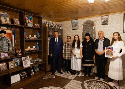 Leyla Əliyeva və Arzu Əliyeva Lənkəranda şəhid ailəsini ziyarət ediblər