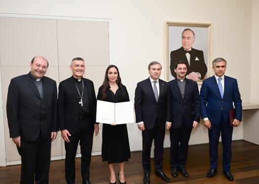 Leyla Əliyeva Vatikan Apostol Kitabxanası və Apostol Arxivinin rəhbəri ilə görüşüb