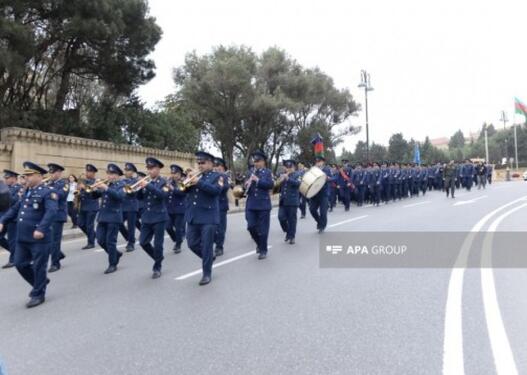 Bakıda Silahlı Qüvvələr Günündə hərbçilərin yürüşü keçirilir