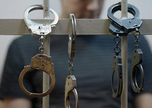 Yardımlı Rayon İcra Hakimiyyətində əməliyyat keçirilib, 2 vəzifəli şəxs həbs olunub
