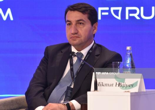Hikmət Hacıyev Ərəb Media Forumunda Qarabağda və digər bölgələrdə Qafqaz Albaniyasının zəngin xristian irsi barədə danışıb