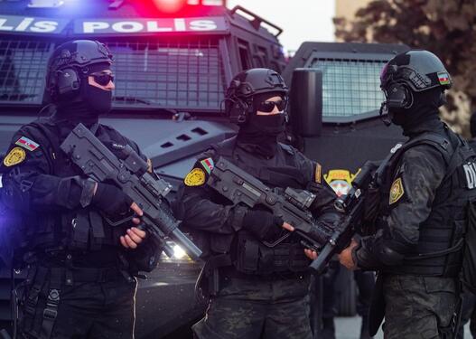 Polis əməkdaşlarına silahlı müqavimət göstərən şəxs zərərsizləşdirilib