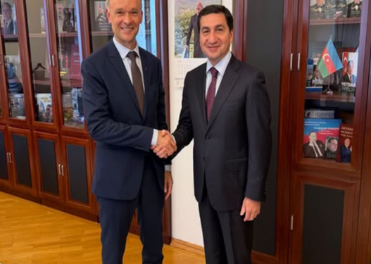 Hikmət Hacıyev Litva səfiri ilə ikitərəfli münasibətləri müzakirə edib
